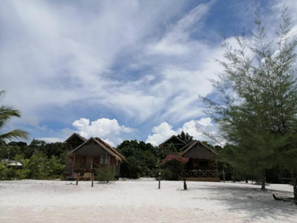 Green Blue Beach Hostel Koh Rong Sanloem Exteriör bild