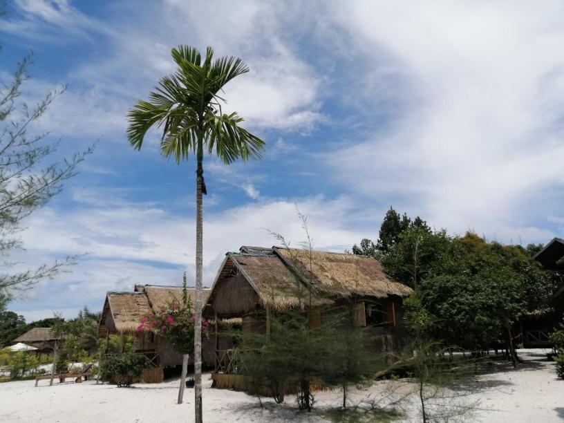 Green Blue Beach Hostel Koh Rong Sanloem Exteriör bild