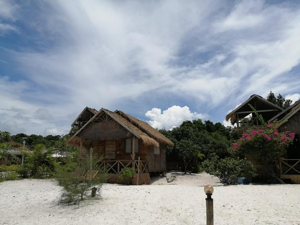 Green Blue Beach Hostel Koh Rong Sanloem Exteriör bild