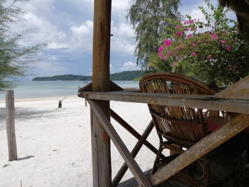 Green Blue Beach Hostel Koh Rong Sanloem Exteriör bild