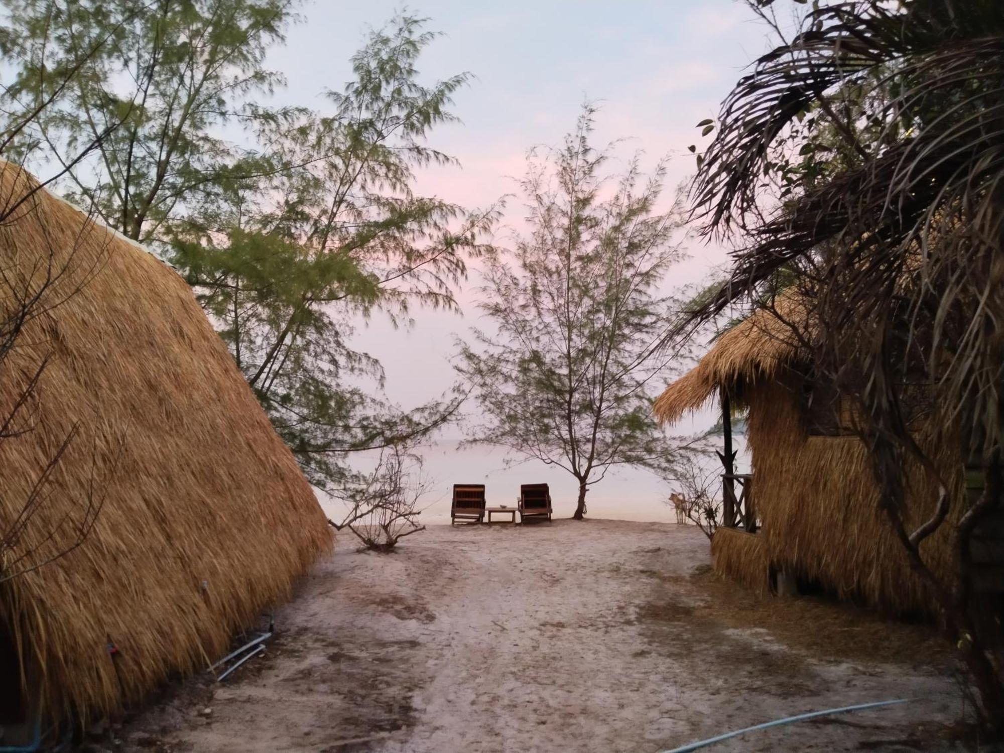 Green Blue Beach Hostel Koh Rong Sanloem Exteriör bild