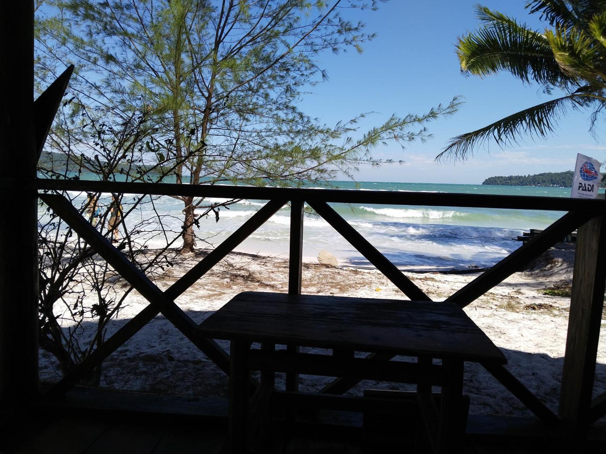 Green Blue Beach Hostel Koh Rong Sanloem Exteriör bild