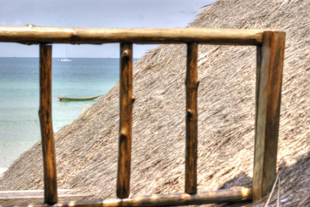 Green Blue Beach Hostel Koh Rong Sanloem Exteriör bild